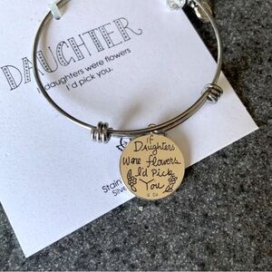 NWT Daughter Love Charm Bracelet “If Daughters Were Flowers I’d Pick You”